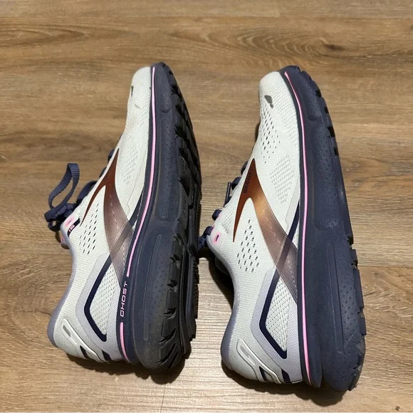 Brooks Ghost 15 Women’s Running Shoes in US Size 6.5 - Picture 3 of 5